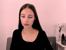 Performances sexuais de webcam com nossa cam lady sensual EmilyBelle, vêm da Europa