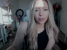 Nossa garota webcam mostra seu sutiã tamanho D para a câmera