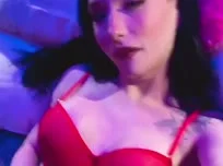 Anjo em lingerie vermelha