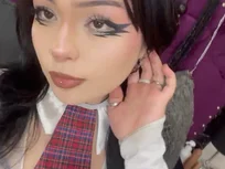 Provocação colegial e charme xadrez