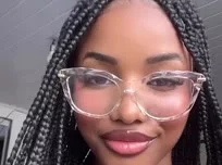 Mulher com cara de menina