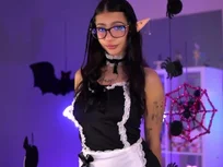 A tua criada elfa brincalhona